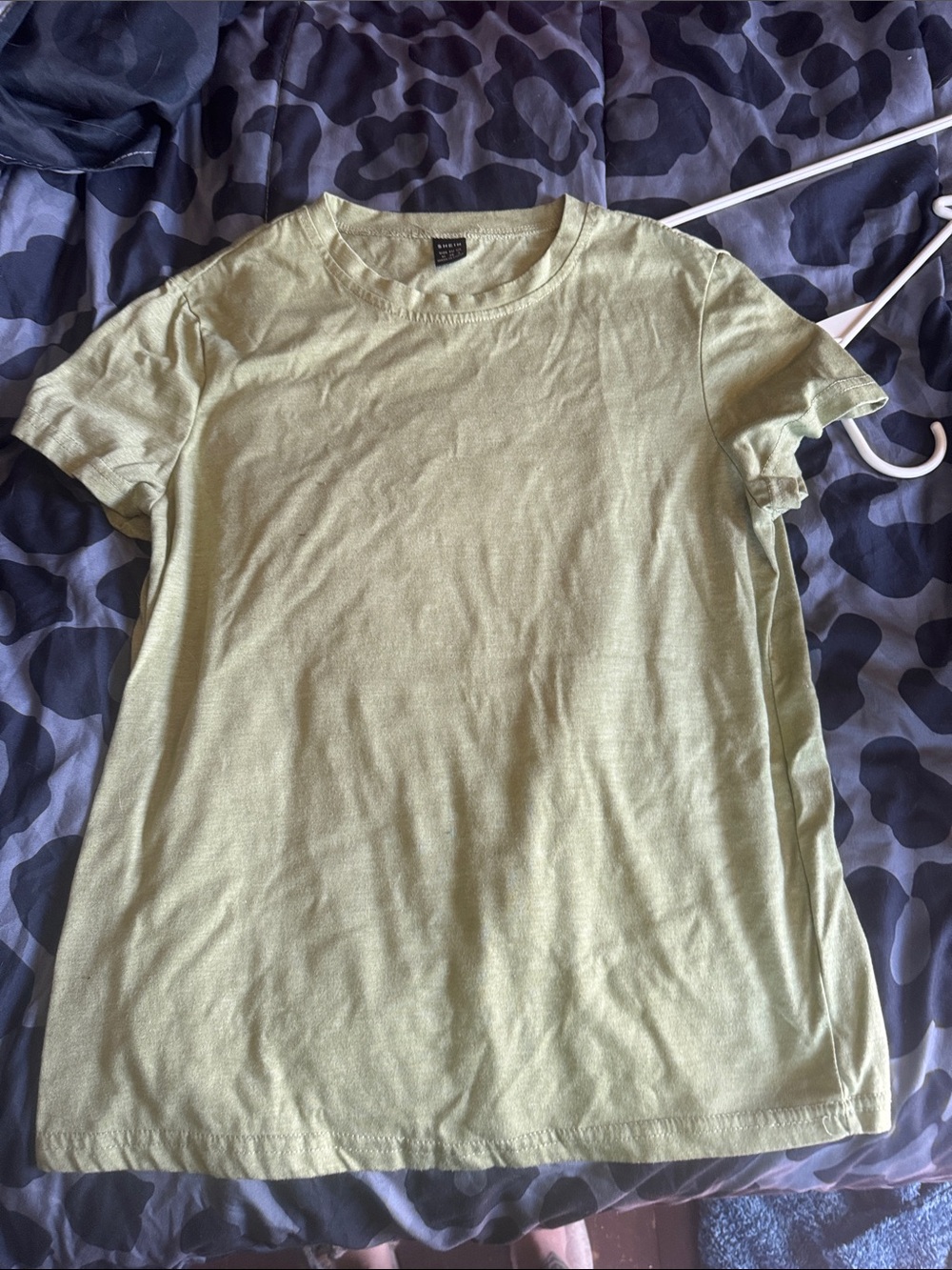 SHEIN Men's Olive Green Crew Neck Short Sleeve Tee